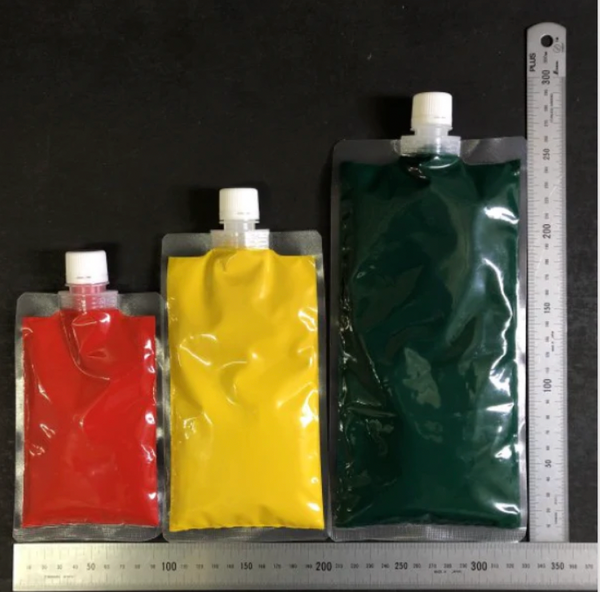 色漆（艶有朱合）1kg in pouch / 漆１：１顔料 (Colored Urushi 1kg in pouch / Urushi to pigment 1:1 ratio)